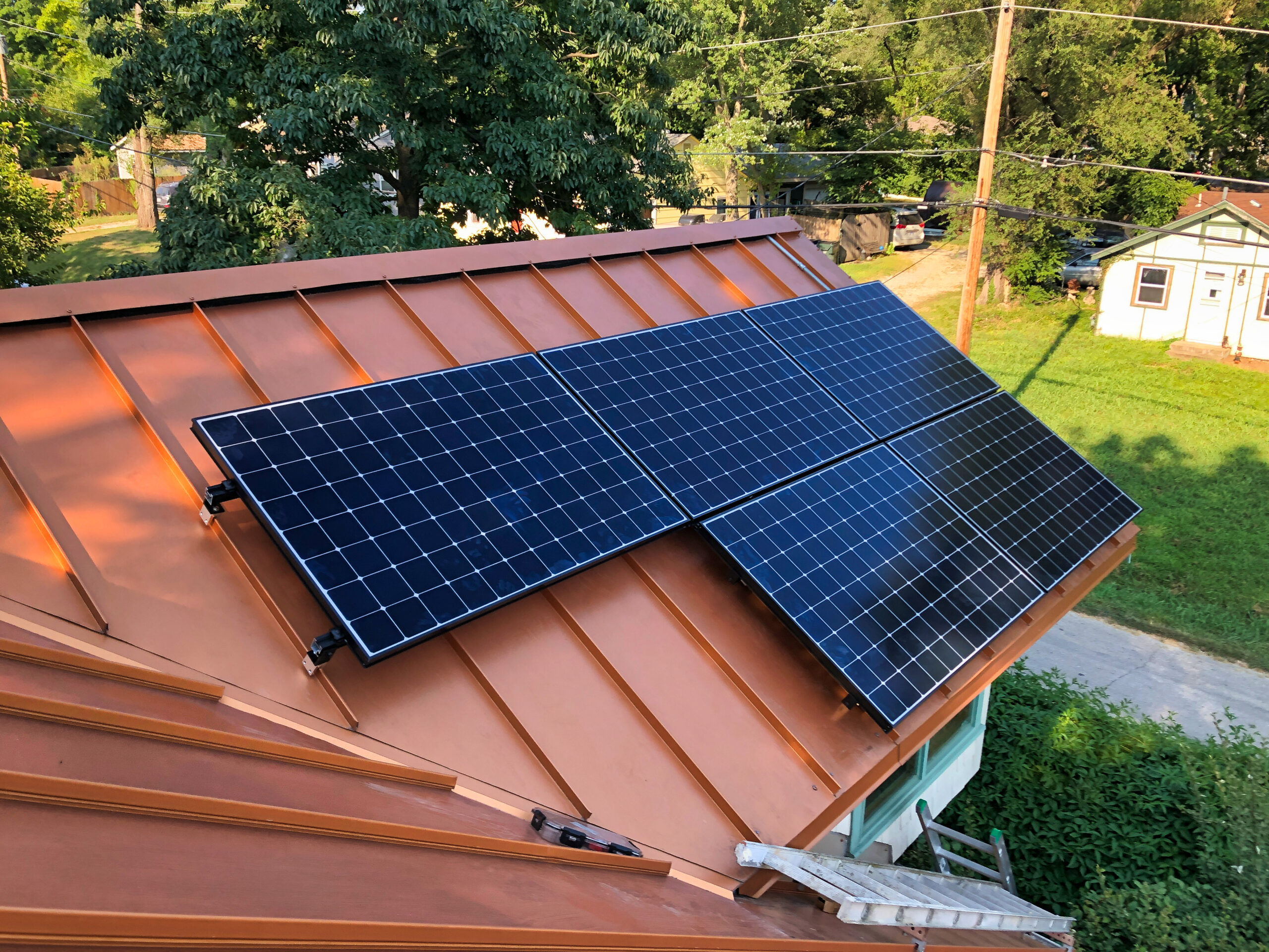 The Benefits of Installing Solar Panels on a Metal Roof